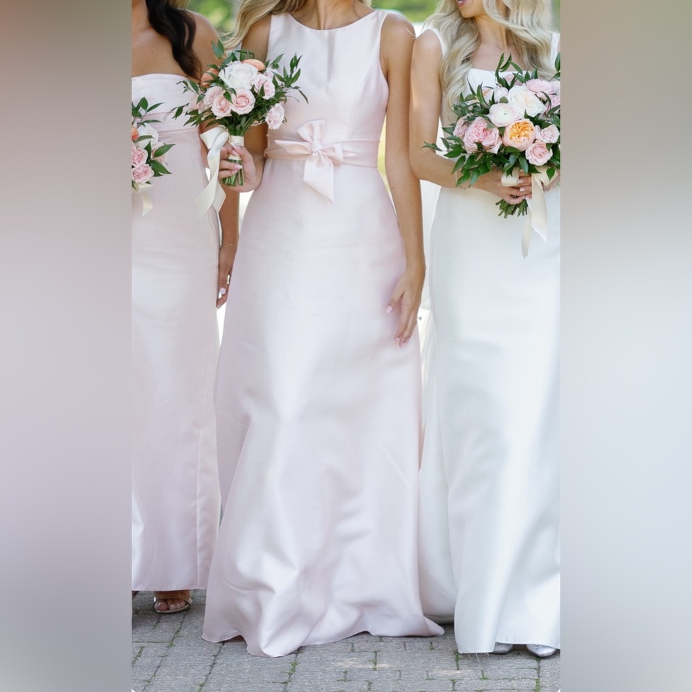 Alfred Sung JEWEL-NECK V-BACK MAXI DRESS WITH MINI SASH IN BLUSH